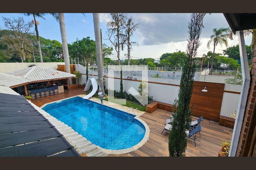 Casa à Venda – Interlagos, 6 Quartos, 714 m² – São Paulo