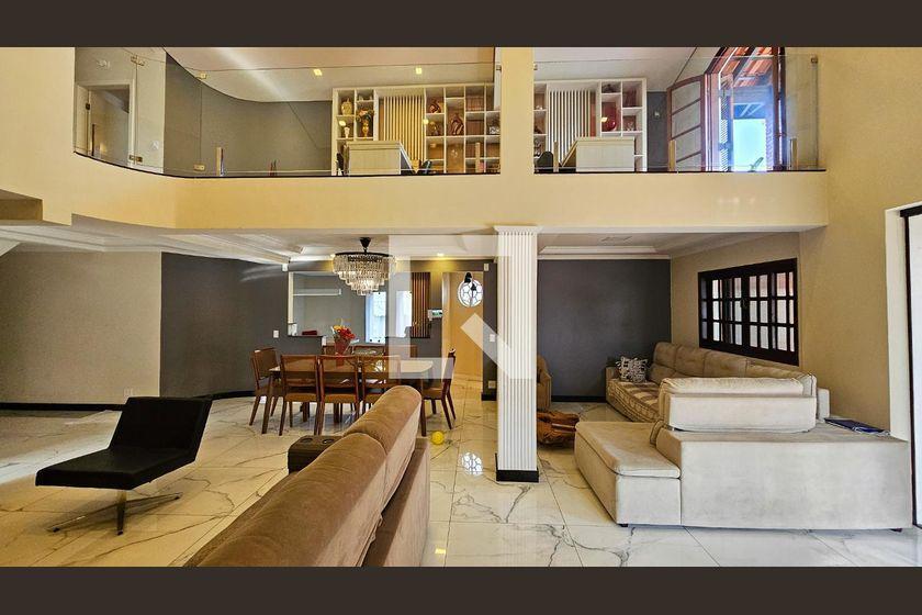 Casa à Venda – Interlagos, 6 Quartos, 714 m² – São Paulo