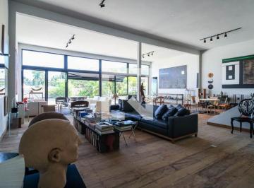 Casa à Venda – Morumbi, 2 Quartos, 700 m² – São Paulo