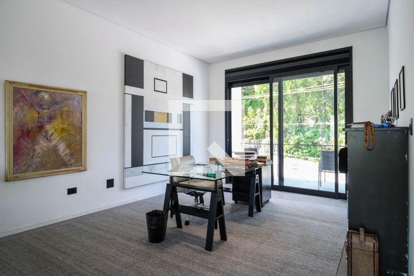 Casa à Venda – Morumbi, 2 Quartos, 700 m² – São Paulo
