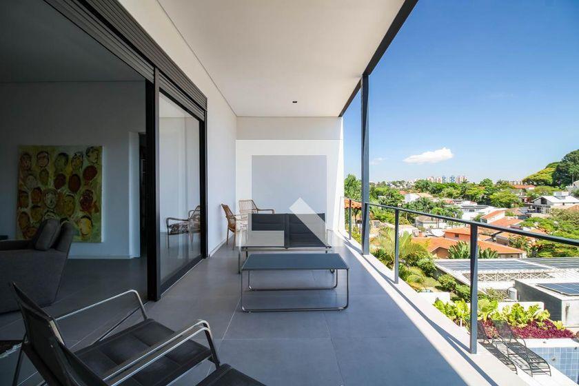 Casa à Venda – Morumbi, 2 Quartos, 700 m² – São Paulo