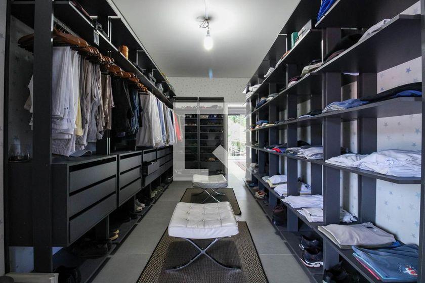 Casa à Venda – Morumbi, 2 Quartos, 700 m² – São Paulo