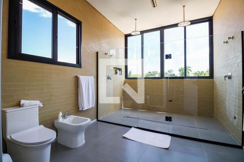 Casa à Venda – Morumbi, 2 Quartos, 700 m² – São Paulo
