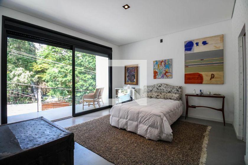 Casa à Venda – Morumbi, 2 Quartos, 700 m² – São Paulo