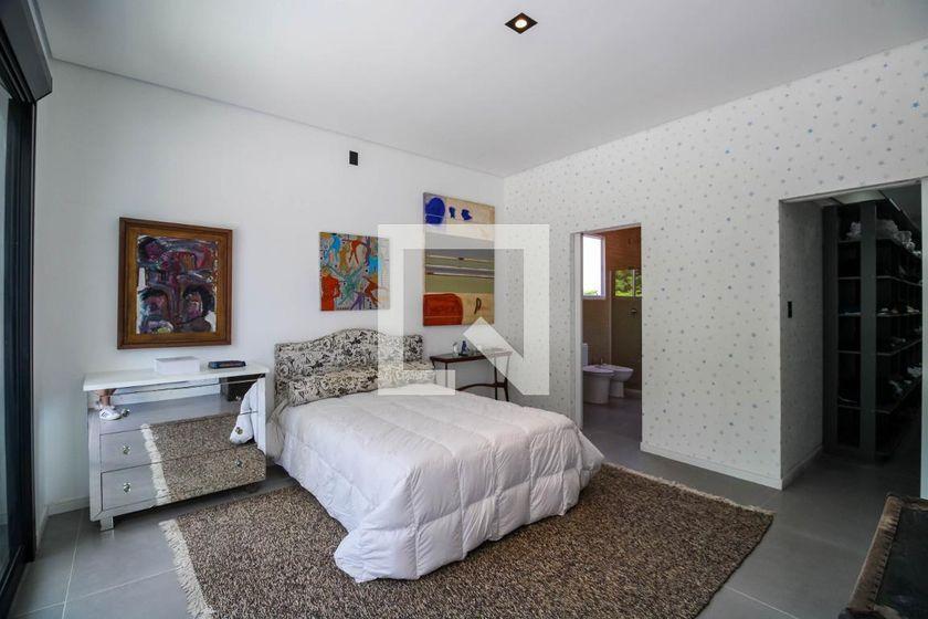 Casa à Venda – Morumbi, 2 Quartos, 700 m² – São Paulo