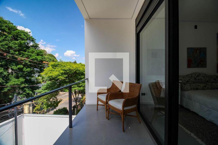 Casa à Venda – Morumbi, 2 Quartos, 700 m² – São Paulo