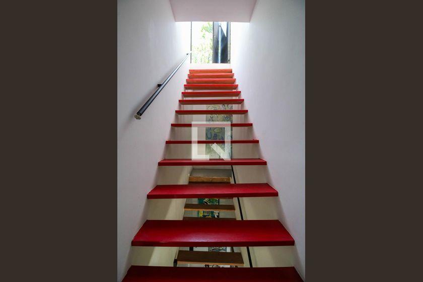 Casa à Venda – Morumbi, 2 Quartos, 700 m² – São Paulo