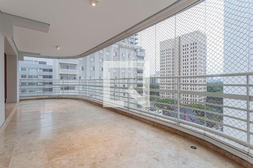 Apartamento à Venda – Itaim Bibi, 3 Quartos, 274 m² – São Paulo