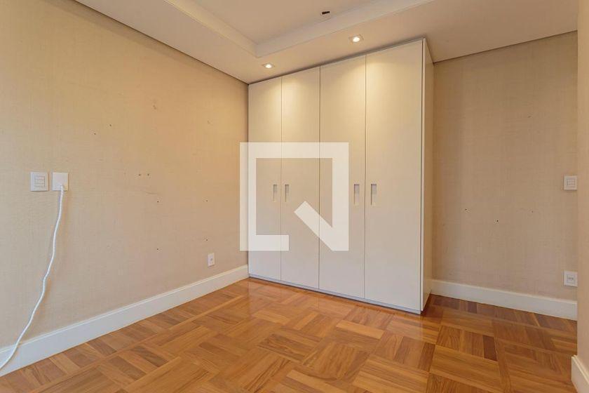Apartamento à Venda – Itaim Bibi, 3 Quartos, 274 m² – São Paulo