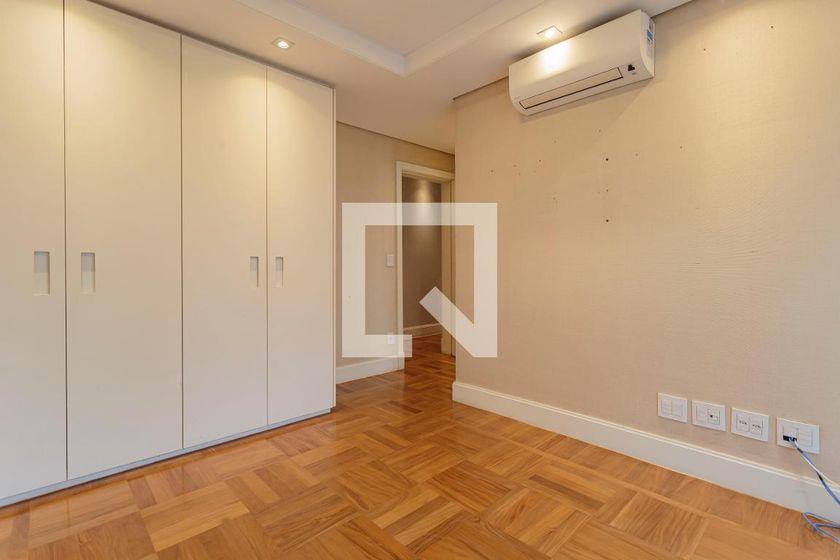 Apartamento à Venda – Itaim Bibi, 3 Quartos, 274 m² – São Paulo