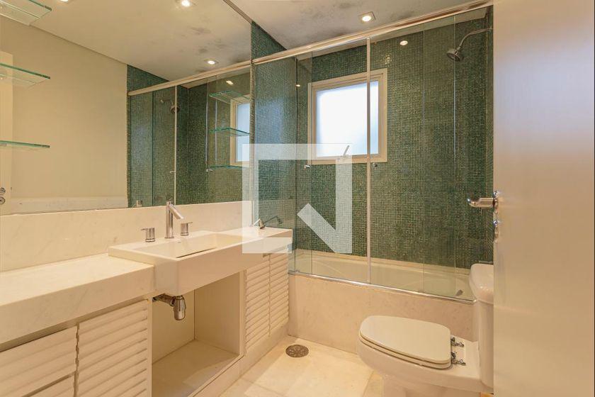 Apartamento à Venda – Itaim Bibi, 3 Quartos, 274 m² – São Paulo