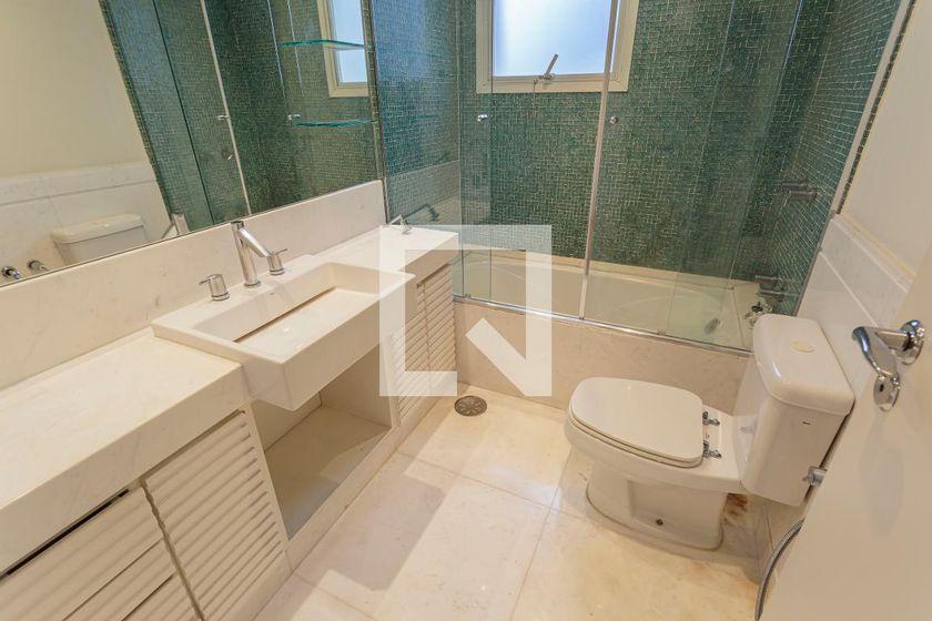 Apartamento à Venda – Itaim Bibi, 3 Quartos, 274 m² – São Paulo