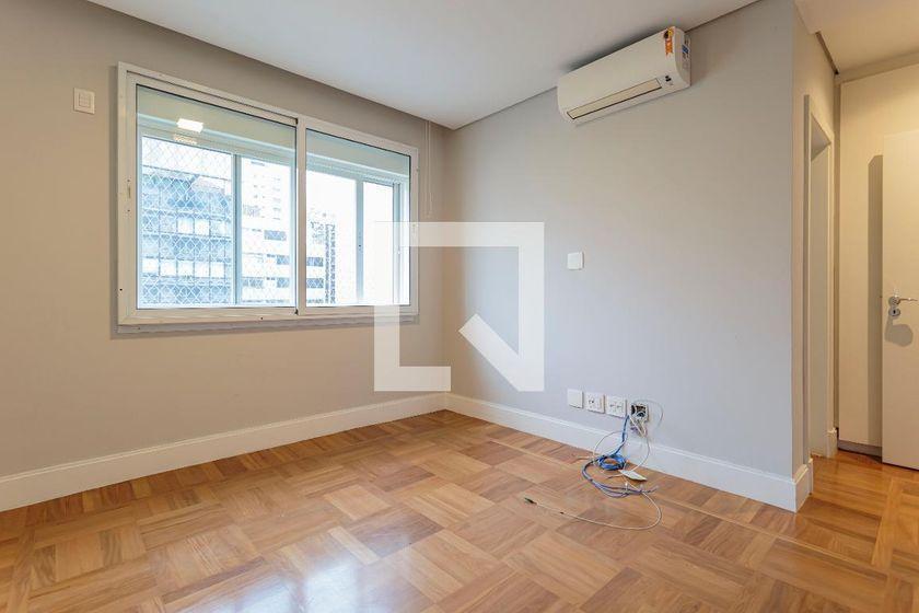 Apartamento à Venda – Itaim Bibi, 3 Quartos, 274 m² – São Paulo