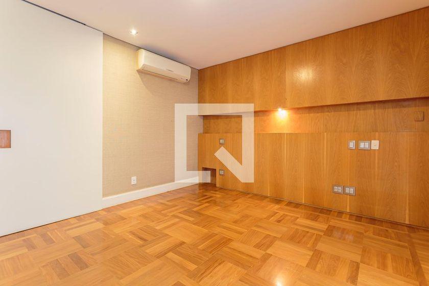 Apartamento à Venda – Itaim Bibi, 3 Quartos, 274 m² – São Paulo