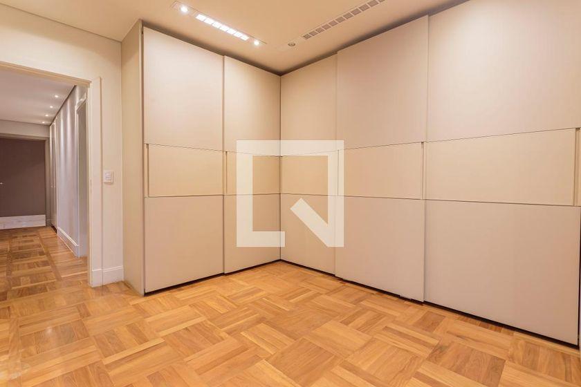 Apartamento à Venda – Itaim Bibi, 3 Quartos, 274 m² – São Paulo