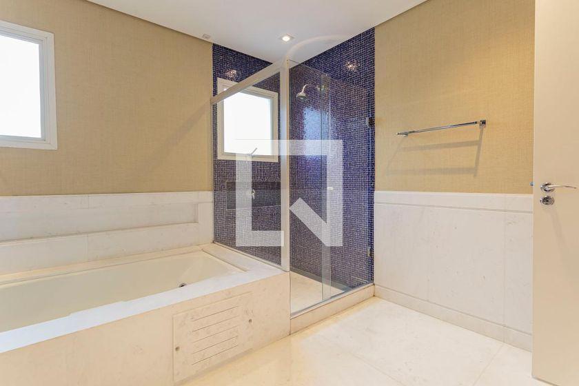 Apartamento à Venda – Itaim Bibi, 3 Quartos, 274 m² – São Paulo