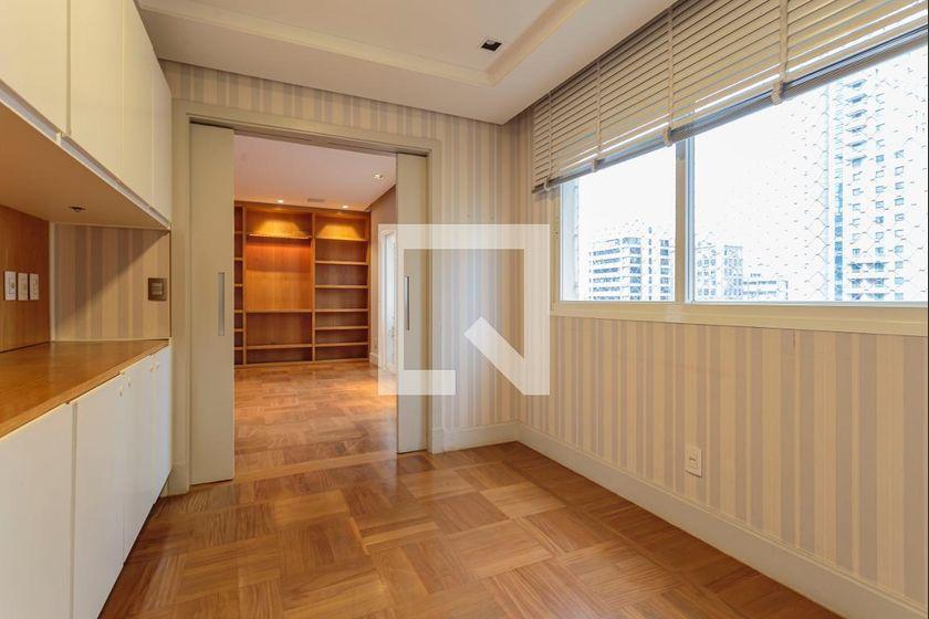 Apartamento à Venda – Itaim Bibi, 3 Quartos, 274 m² – São Paulo