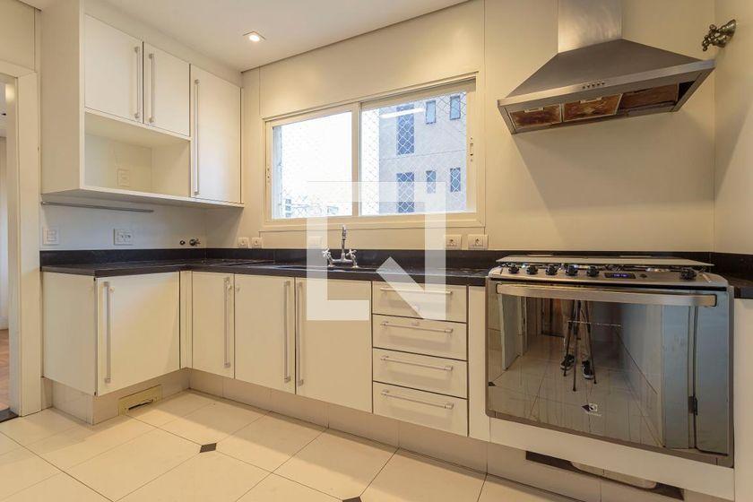 Apartamento à Venda – Itaim Bibi, 3 Quartos, 274 m² – São Paulo
