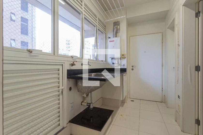 Apartamento à Venda – Itaim Bibi, 3 Quartos, 274 m² – São Paulo