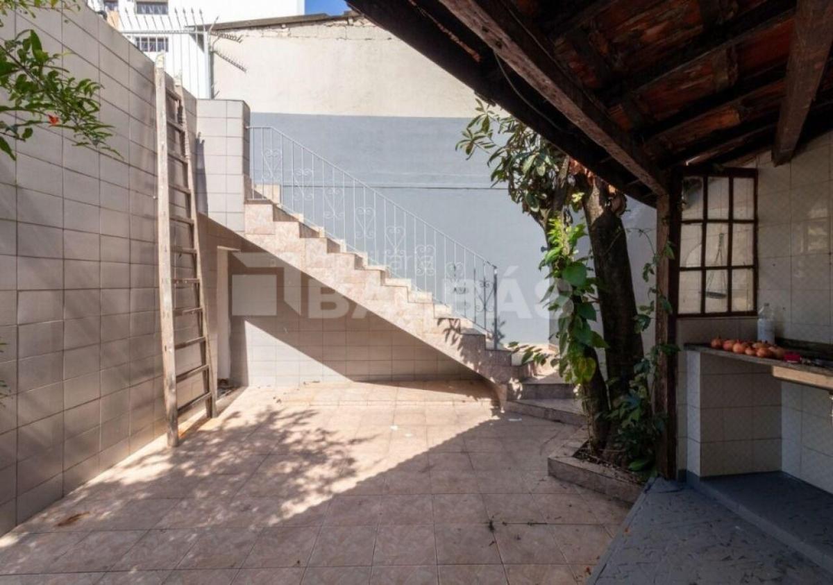 SOBRADO – VILA REGENTE FEIJÓ – EXCELENTE LOCALIZAÇÃO