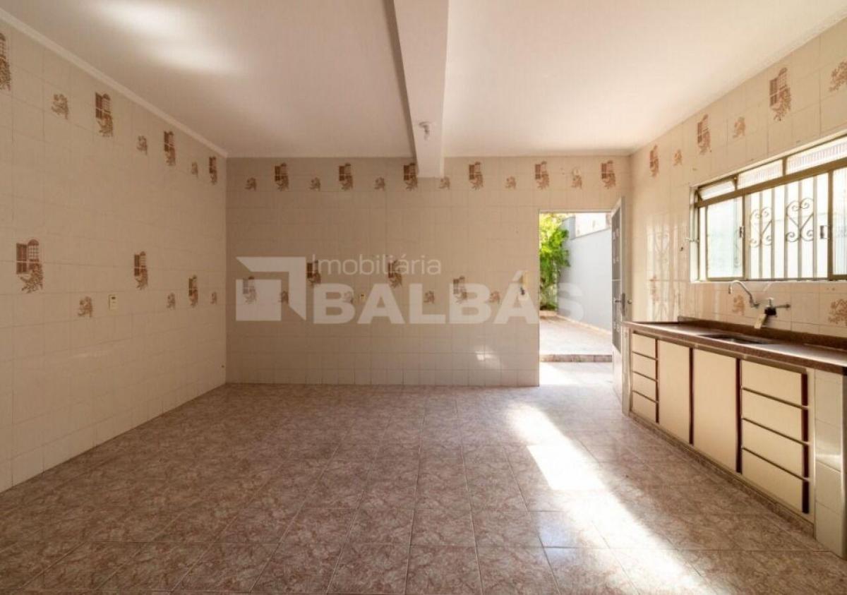 SOBRADO – VILA REGENTE FEIJÓ – EXCELENTE LOCALIZAÇÃO