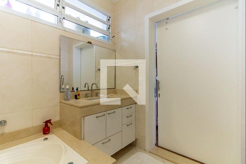 Casa à Venda – Lapa, 5 Quartos, 413 m² – São Paulo