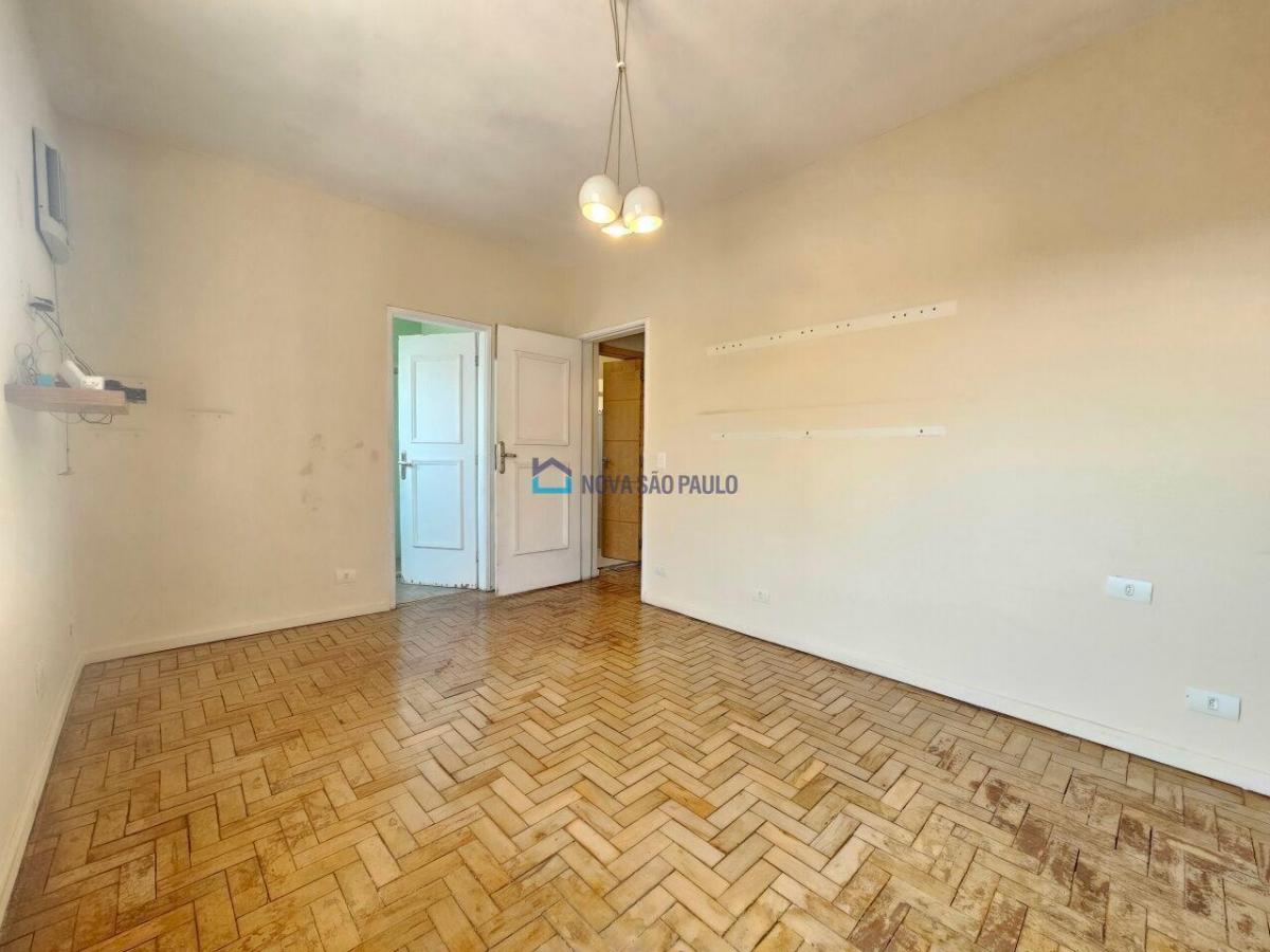 Casa assobradada, 154m, 3 quartos, 1 suíte, 2 vagas – Planalto Paulista