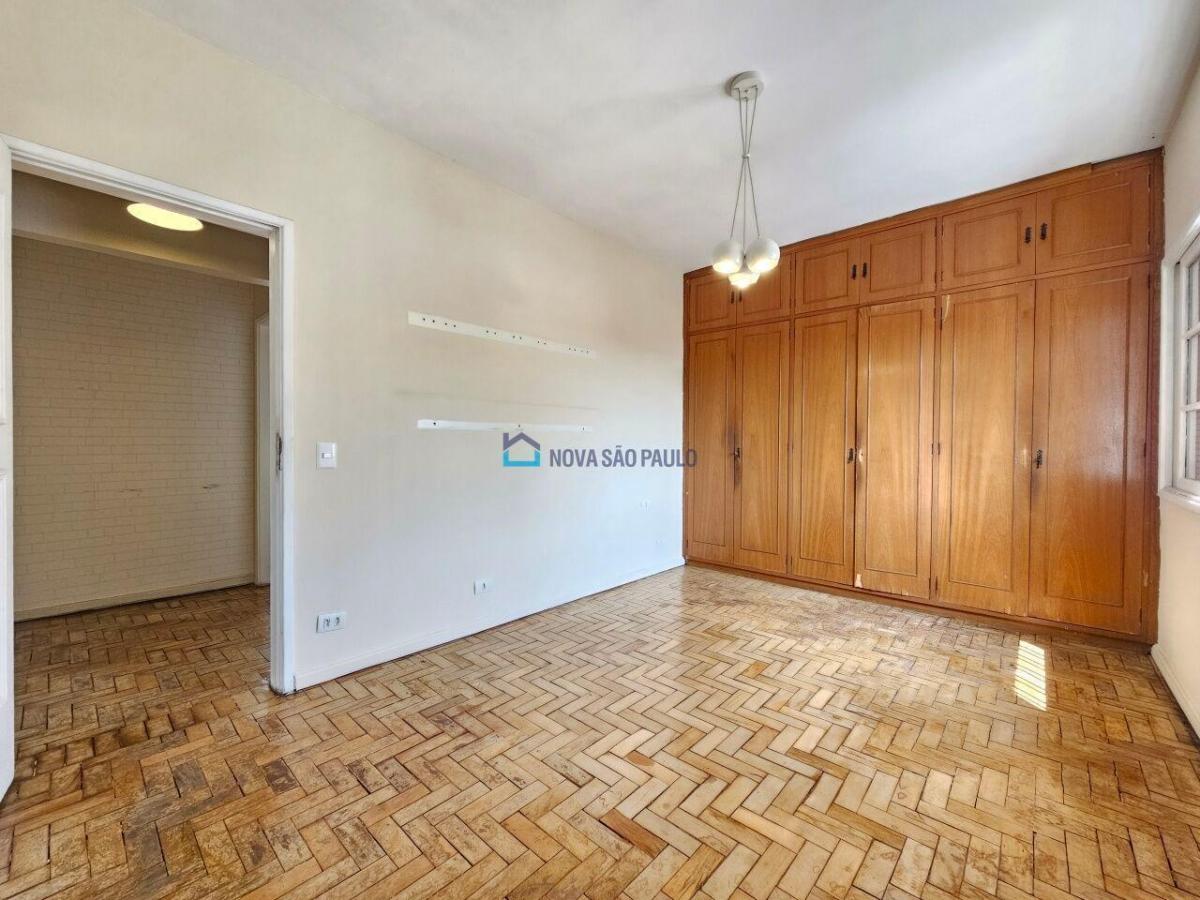 Casa assobradada, 154m, 3 quartos, 1 suíte, 2 vagas – Planalto Paulista