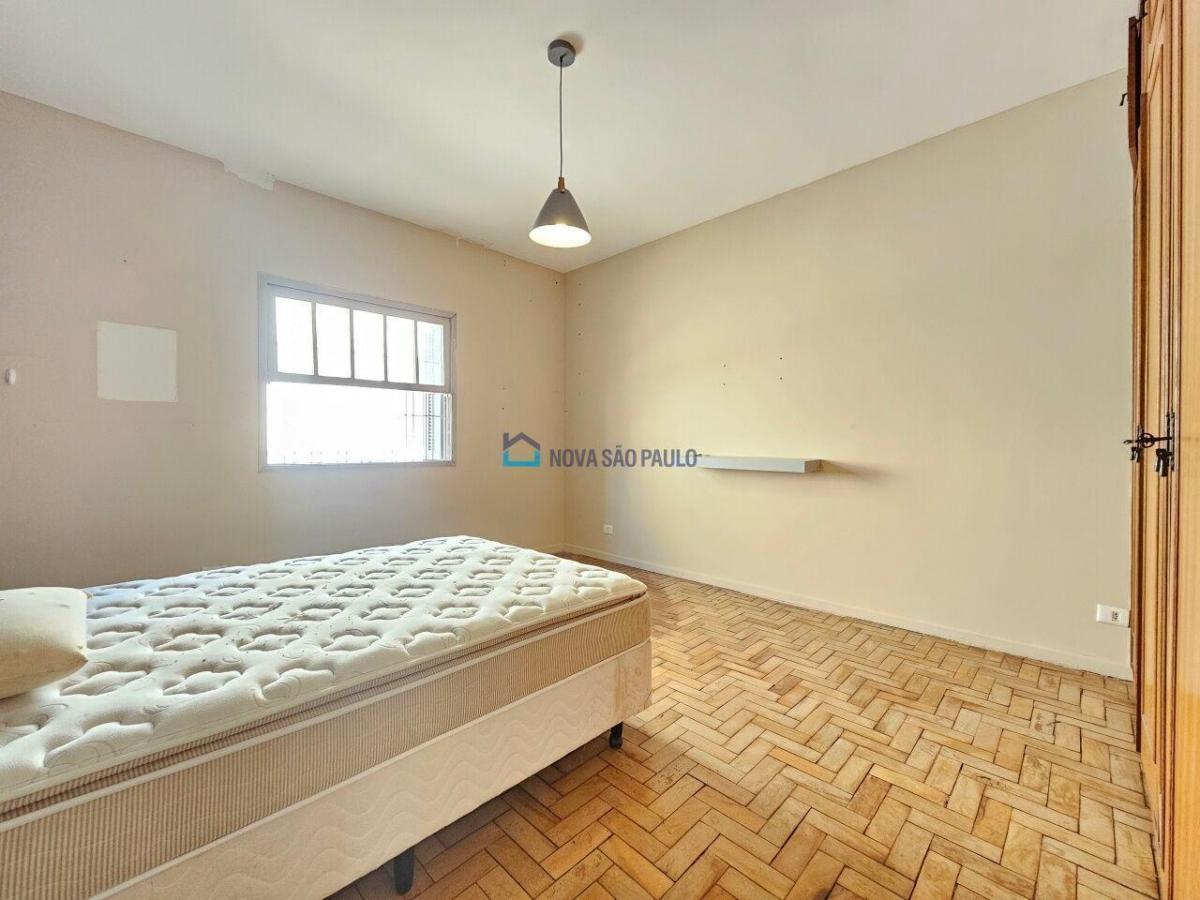 Casa assobradada, 154m, 3 quartos, 1 suíte, 2 vagas – Planalto Paulista