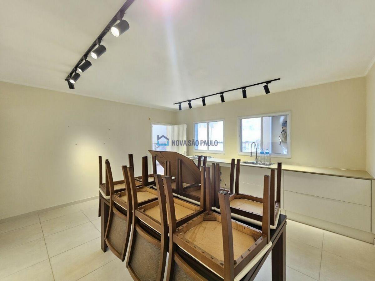 Casa assobradada, 154m, 3 quartos, 1 suíte, 2 vagas – Planalto Paulista