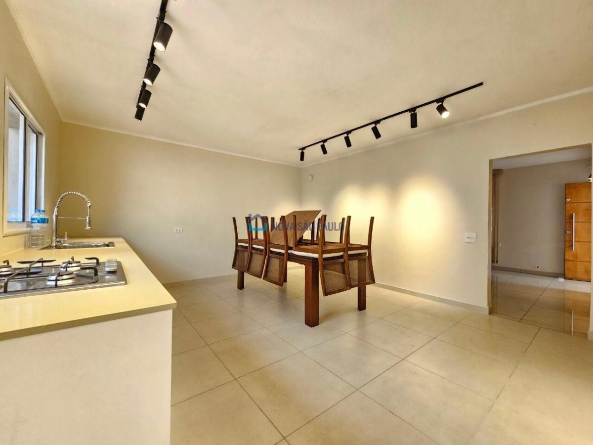 Casa assobradada, 154m, 3 quartos, 1 suíte, 2 vagas – Planalto Paulista