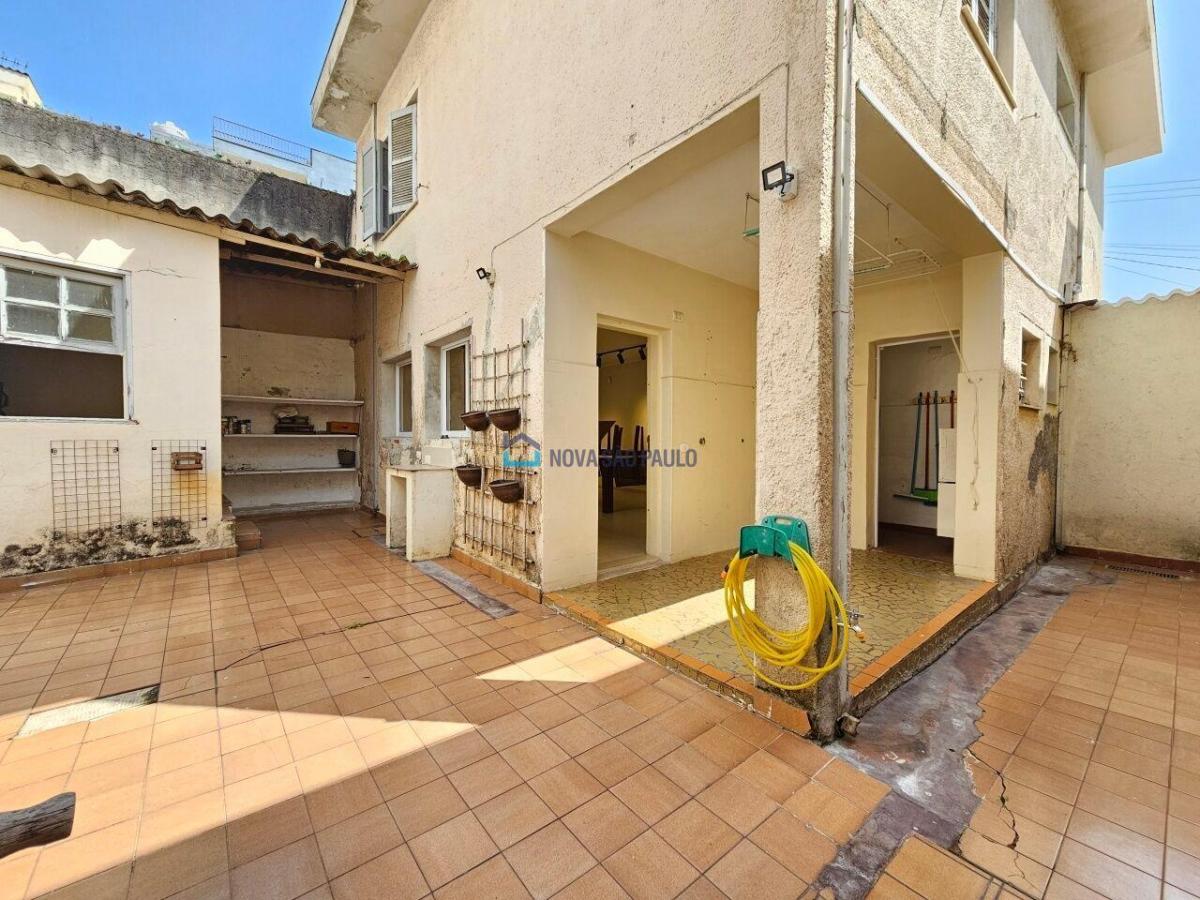 Casa assobradada, 154m, 3 quartos, 1 suíte, 2 vagas – Planalto Paulista