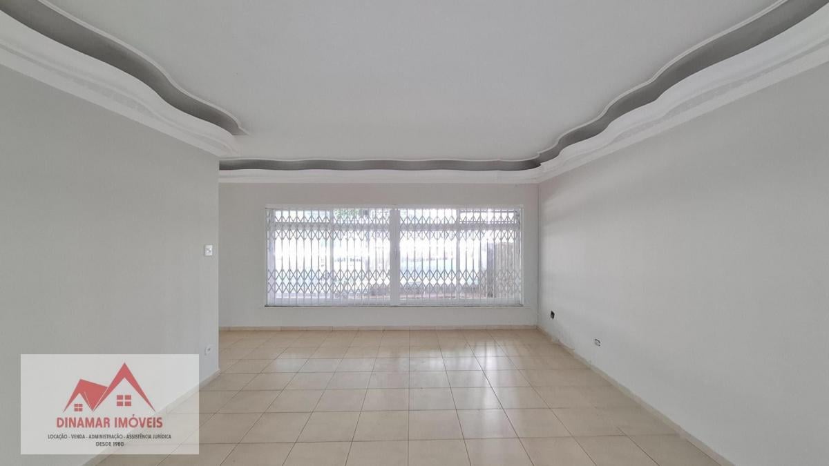 Alugue Casa Térrea com 3 quartos, 2 vagas e edí…