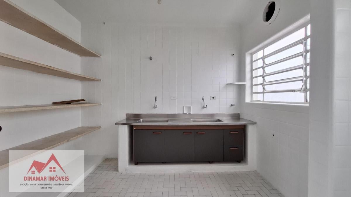 Alugue Casa Térrea com 3 quartos, 2 vagas e edí…