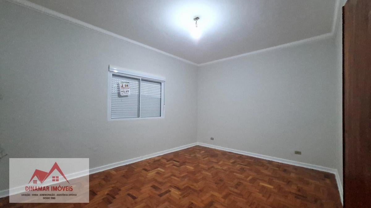 Alugue Casa Térrea com 3 quartos, 2 vagas e edí…