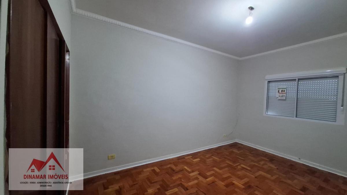 Alugue Casa Térrea com 3 quartos, 2 vagas e edí…