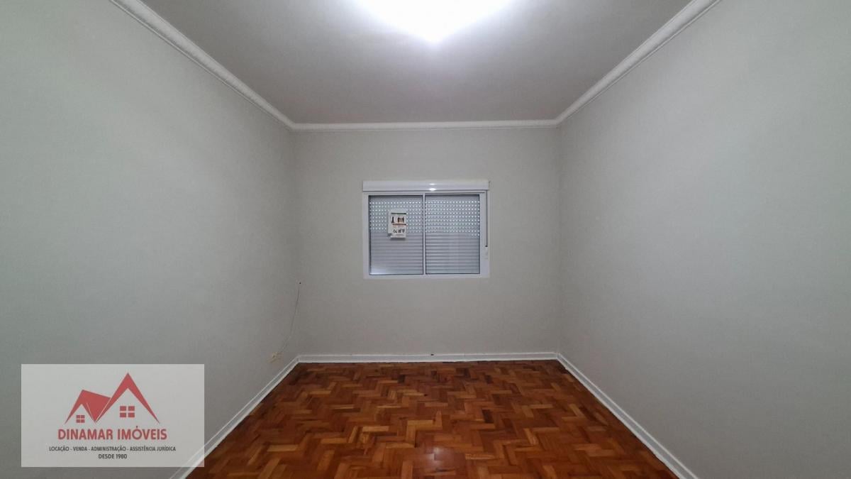Alugue Casa Térrea com 3 quartos, 2 vagas e edí…