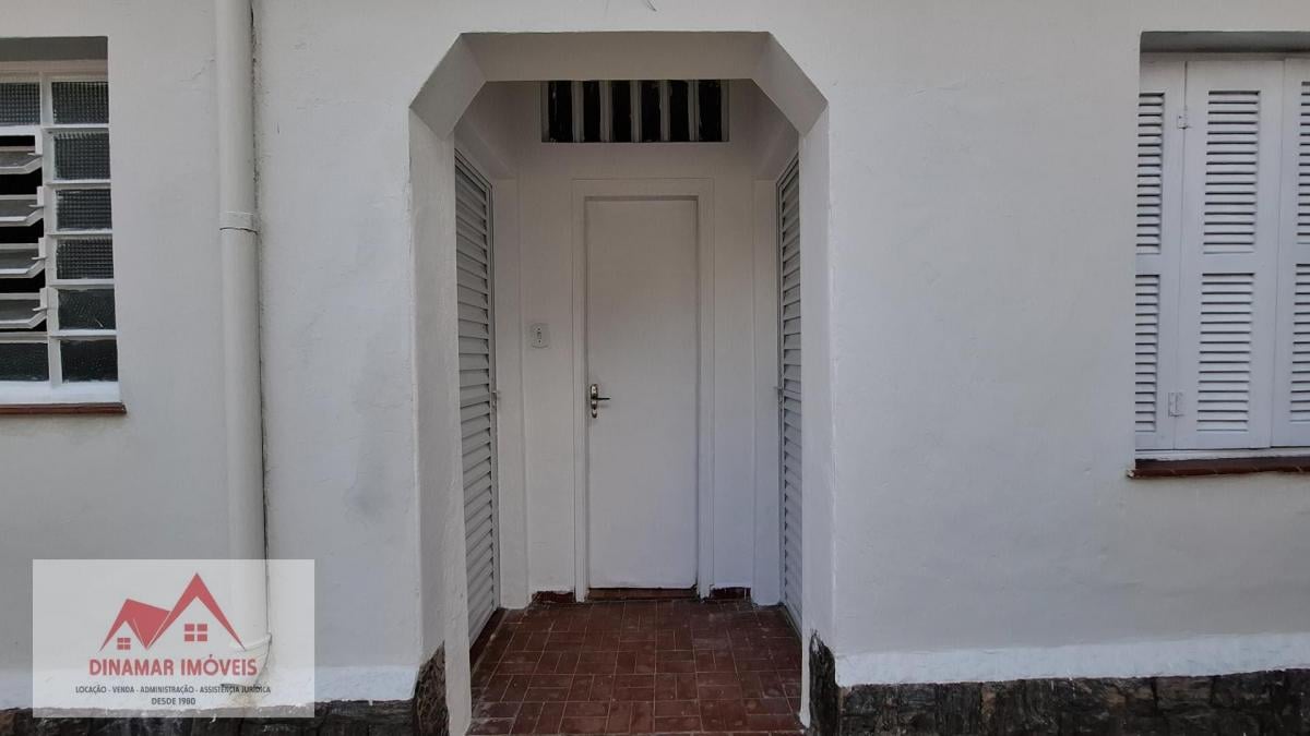 Alugue Casa Térrea com 3 quartos, 2 vagas e edí…