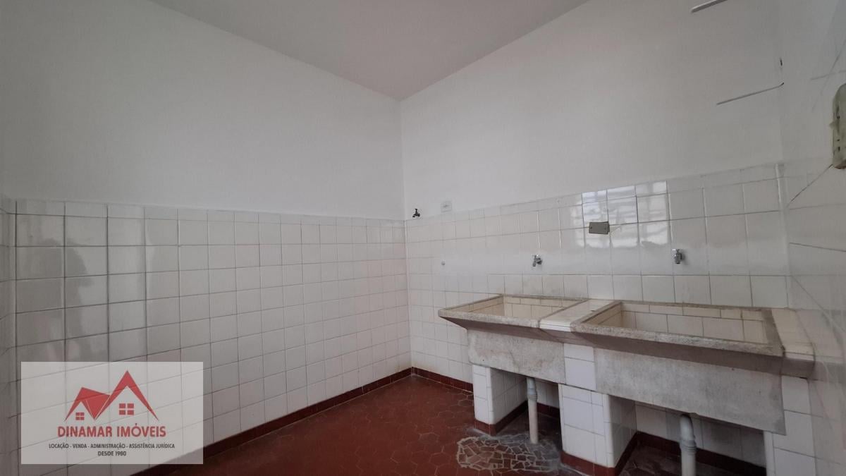Alugue Casa Térrea com 3 quartos, 2 vagas e edí…
