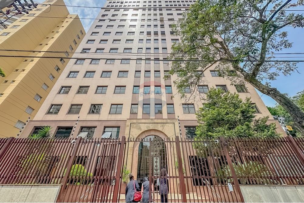 Sala comercial á venda localizada na Rua Três Irmãos, 201, no bairro Caxingui, Zona Oeste de São Pau