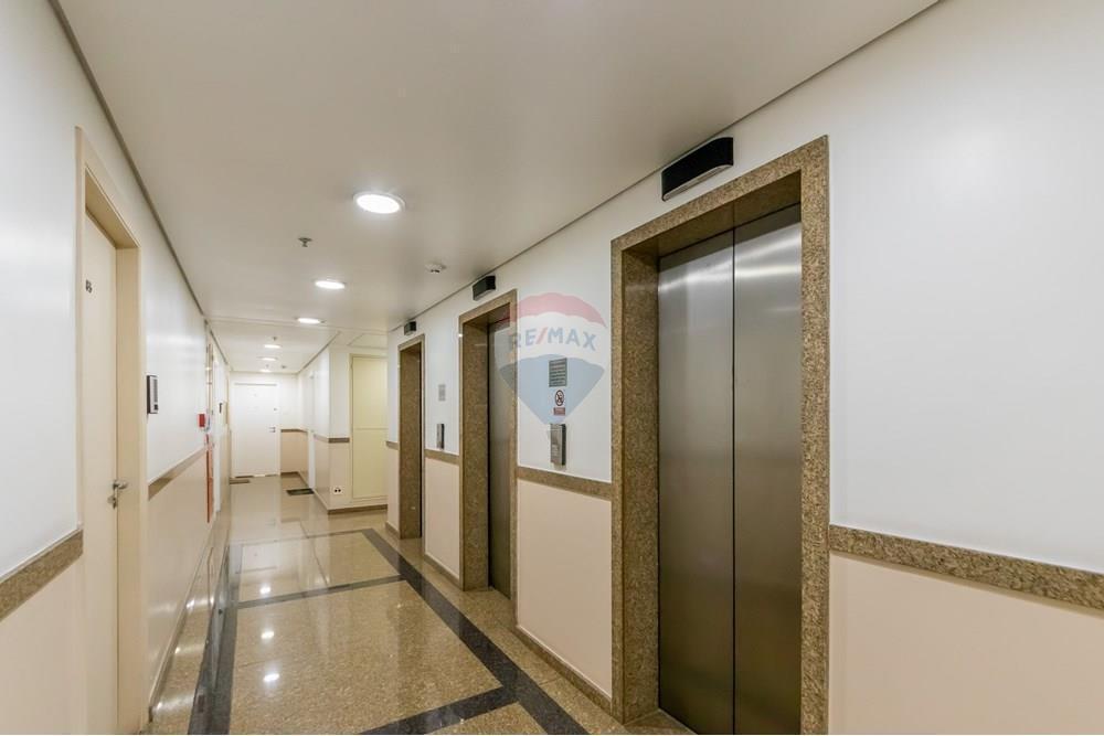 Sala comercial á venda localizada na Rua Três Irmãos, 201, no bairro Caxingui, Zona Oeste de São Pau
