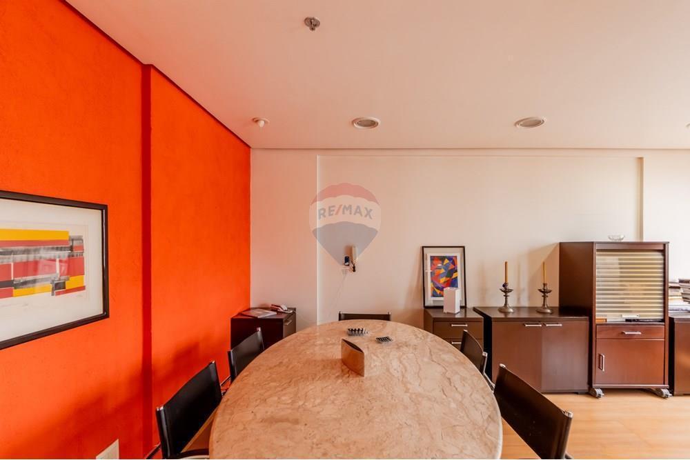 Sala comercial á venda localizada na Rua Três Irmãos, 201, no bairro Caxingui, Zona Oeste