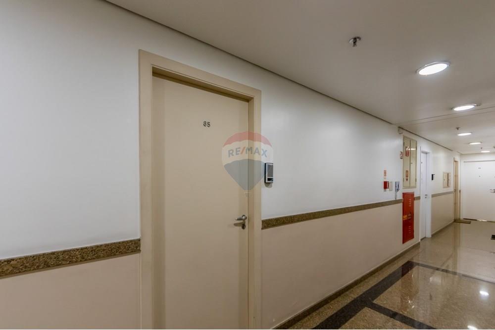 Sala comercial á venda localizada na Rua Três Irmãos, 201, no bairro Caxingui, Zona Oeste