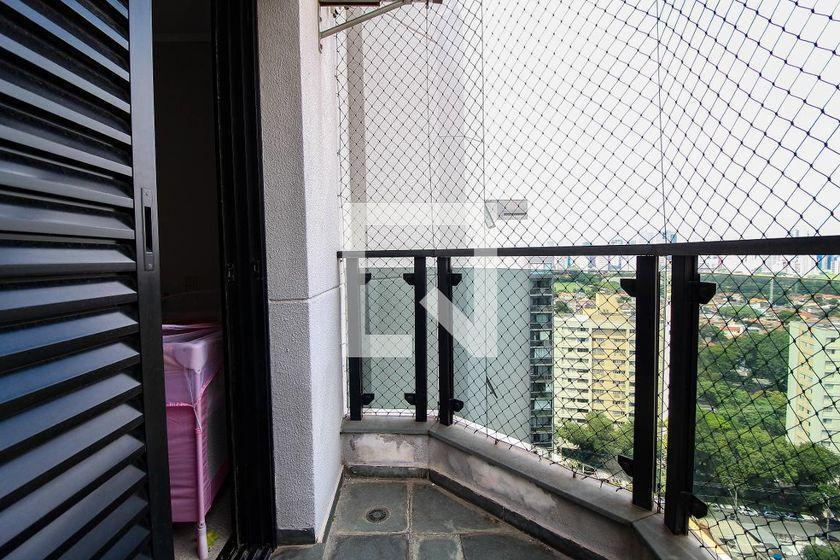 Apartamento à Venda – Vila Olímpia, 3 Quartos, 300 m² – São Paulo