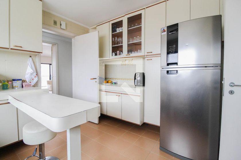 Apartamento à Venda – Vila Olímpia, 3 Quartos, 300 m² – São Paulo