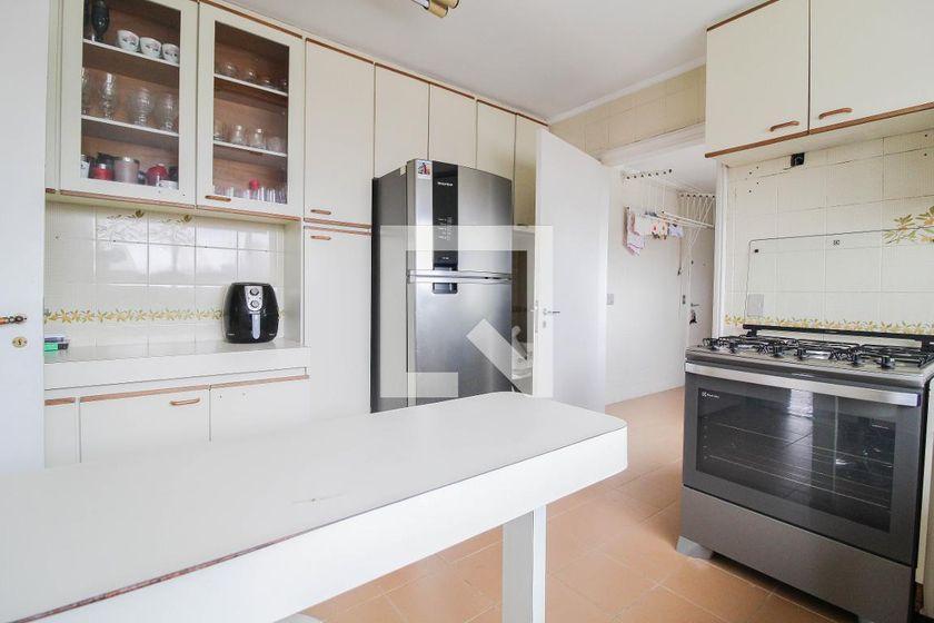 Apartamento à Venda – Vila Olímpia, 3 Quartos, 300 m² – São Paulo