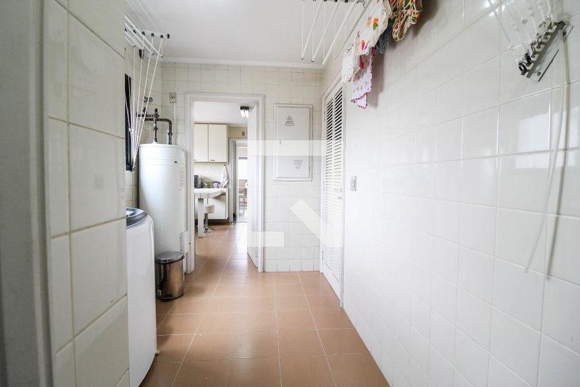 Apartamento à Venda – Vila Olímpia, 3 Quartos, 300 m² – São Paulo