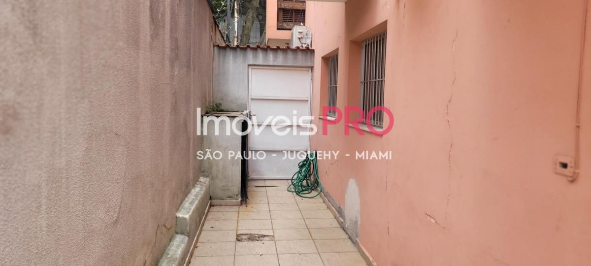 Casa comercial de 308m² em rua com grande fluxo de veículos