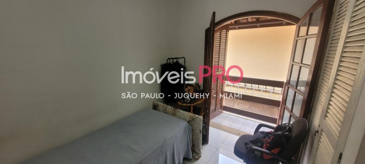 Casa comercial de 308m² em rua com grande fluxo de veículos