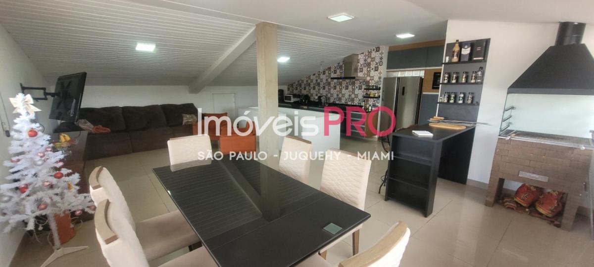 Casa comercial de 308m² em rua com grande fluxo de veículos